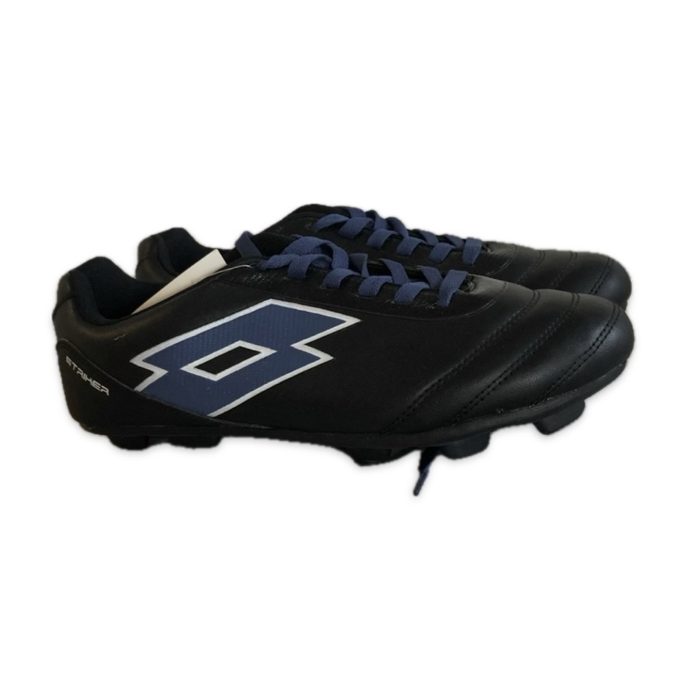 NWT men’s soccer cleats